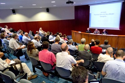 S’inicia un projecte per avançar cap a un nou model energètic