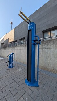 La UPC instal·la infladors i punts d'autoreparació per a bicicletes